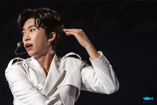 가수 임영웅, 두 오어 다이 라이브클립 2023 아임히어로 콘서트 영상, 유튜브 한국 주간 인기 뮤직비디오 차트 톱3위.<임영웅 팬클럽 영웅시대 제공, 물고기뮤직 제공>